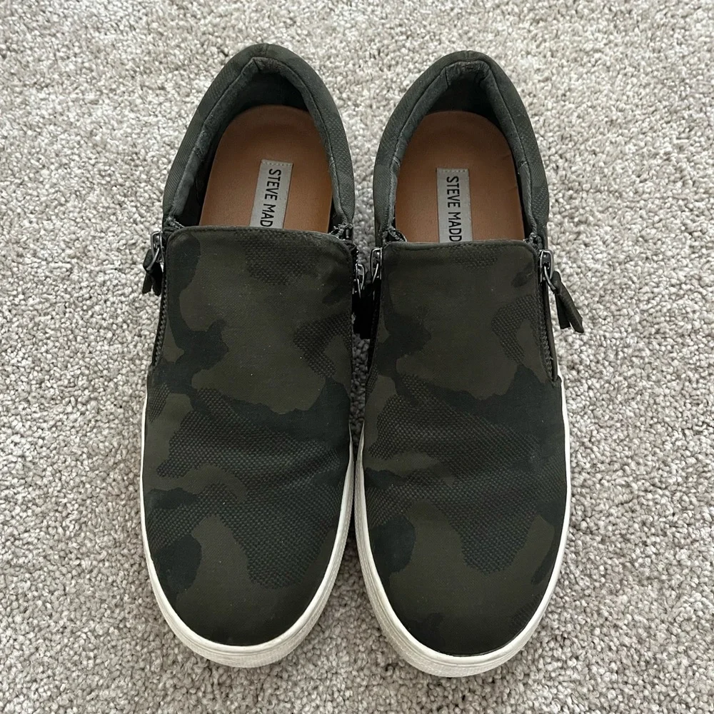 Steve Madden Women’s Slip-On Sneakers Size 9 Green Camo Casual Shoes